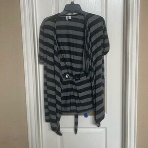 C. EST 1946 black and gray cardigan size large